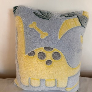 Sötétben világító dinós párna - baba - mama - babaszoba dekoráció - gyerek díszpárna - Meska.hu