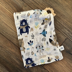 Erdei állatos szundikendő süni rágókával - baba - mama - baba játékok - szundikendő, alvóka - Meska.hu