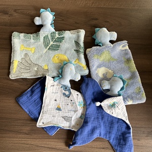  dinós szundikendő - baba - mama - baba játékok - szundikendő, alvóka - Meska.hu