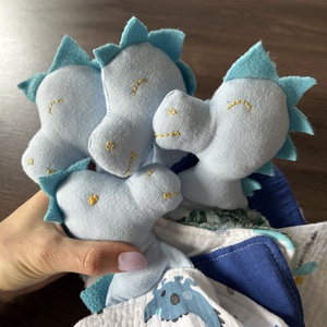  dinós szundikendő - baba - mama - baba játékok - szundikendő, alvóka - Meska.hu