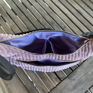 Félhold alakú puha kord táska - táska & tok - kézitáska & válltáska - vállon átvethető táska - Meska.hu