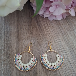 Japán üveggyöngyökből készült fülbevaló fehér - ékszer - fülbevaló - fülékszer - Meska.hu