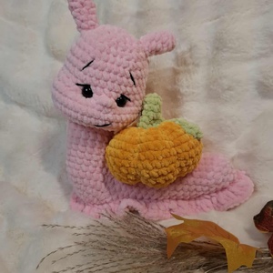 Horgolt plüss csiga tök házikóval, Játék & Sport, Plüssállat & Játékfigura, Csiga, Horgolás, MESKA