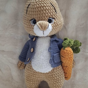 Nyúl Péter horgolt plüss nyuszi, Játék & Sport, Plüssállat & Játékfigura, Nyuszi, Horgolás, MESKA