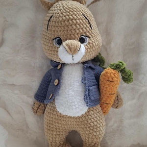 Nyúl Péter horgolt plüss nyuszi - játék & sport - plüssállat & játékfigura - nyuszi - Meska.hu