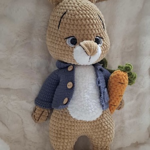 Nyúl Péter horgolt plüss nyuszi - játék & sport - plüssállat & játékfigura - nyuszi - Meska.hu