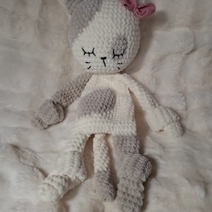 Horgolt plüss cicás szundipajti - játék & sport - plüssállat & játékfigura - cica - Meska.hu