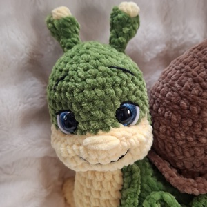 Horgolt plüss csiga házikóval - játék & sport - plüssállat & játékfigura - csiga - Meska.hu