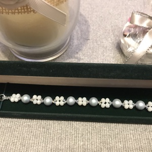 Swarovski  Iridescent Light Blue gyöngy karkötő kék, fehér állítható mérettel - ékszer - karkötő - gyöngyös karkötő - Meska.hu