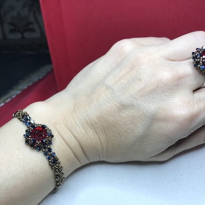 Swarovski gyűrű Piros, Metallic Blue Egyedi nikkelmentes, jegygyűrű - ékszer - gyűrű - többköves gyűrű - Meska.hu