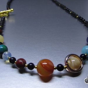 Naprendszer nyaklánc - T-kapoccsal - ékszer - nyaklánc - gyöngyös nyaklánc - Meska.hu