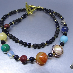 Naprendszer nyaklánc - T-kapoccsal - ékszer - nyaklánc - gyöngyös nyaklánc - Meska.hu