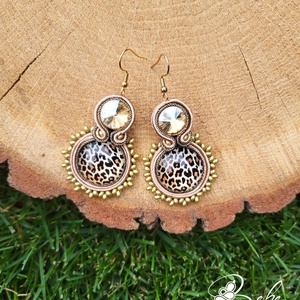 Párducmintás bézs gyöngycsipkézett kézműves sujtás fülbevaló, Ékszer, Fülbevaló, Lógó fülbevaló, Gyöngyfűzés, gyöngyhímzés, Varrás, MESKA