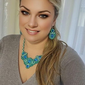 Türkiz tündérkorona gyöngyözött kézműves sujtás fülbevaló és nyakék szett - ékszer - ékszerszett - Meska.hu