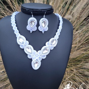 Classic hófehér kézműves sujtás fülbevaló és nyakék szett - ékszer - ékszerszett - Meska.hu