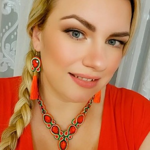 Magyaros, nemzetiszín kézműves sujtás fülbevaló és nyaklánc szett - ékszer - ékszerszett - Meska.hu