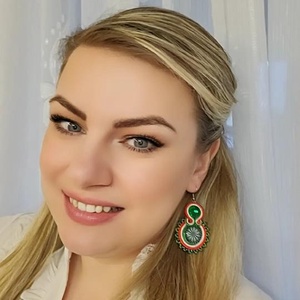 Nemzetiszín mandala gyöngycsipkézett kézműves sujtás fülbevaló - ékszer - ékszerszett - Meska.hu