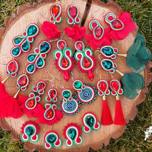 Matyó bojtos nemzetiszín kézműves sujtás fülbevaló - ékszer - fülbevaló - lógó fülbevaló - Meska.hu