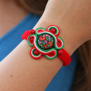 Matyó nemzetiszín kézműves sujtás hajgumi/ karkötő - Meska.hu