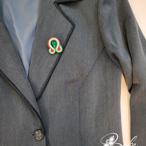 Kokárda csepp nemzetiszín kézműves sujtás bross - ékszer - kitűző és bross - Meska.hu