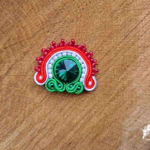 Kokárda dupla gyöngyözött nemzetiszín kézműves sujtás bross - ékszer - kitűző és bross - Meska.hu