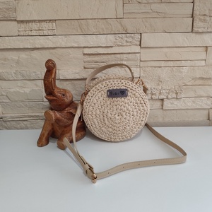 Kézzel készült kör alakú horgolt táska  - Meska.hu