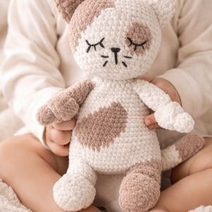 Szundipajti horgolt cicus � a legpuhább alvóbarát - baba - mama - baba játékok - szundikendő, alvóka - Meska.hu