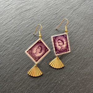 Régi vintage bélyeg fülbevaló angol királyné, Ékszer, Fülbevaló, Karika fülbevaló, Papírművészet, Ékszerkészítés, MESKA