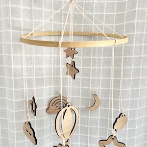 Fa kiságyforgó hőlégballon - játék & sport - 3 éves kor alattiaknak - kiságyforgó - Meska.hu