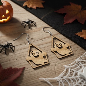 Lézervágott fa szellem szellemes fülbevaló, Otthon & Életmód, Dekoráció, Halloween, Halloweeni ékszerek, Famegmunkálás, MESKA