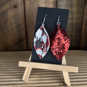 Karácsonyi manós fülbevaló - karácsony - karácsonyi ruházat - karácsonyi ruha kiegészítők - Meska.hu