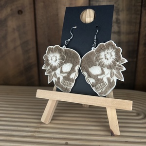 Nagyméretű sugarskull koponya koponyás halloween halloweeni Fa fülbevaló, Otthon & Életmód, Dekoráció, Halloween, Halloweeni ékszerek, Famegmunkálás, MESKA