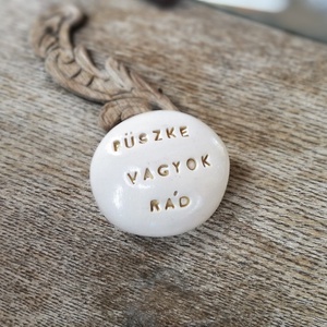 BÜSZKE VAGYOK RÁD - Varázskavics arany -  - Meska.hu
