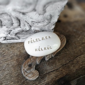 FÉLELMEK NÉLKÜL - Varázskavics arany -  - Meska.hu