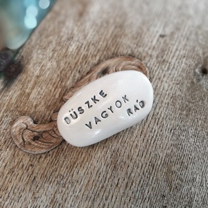 Varázskavics - művészet - Meska.hu