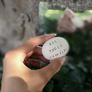 MEG TUDOM CSINÁLNI - Kerámia Varázskavics üzenettel, motivációs felirattal, Esküvő, Emlék & Ajándék, Köszönőajándék, , MESKA