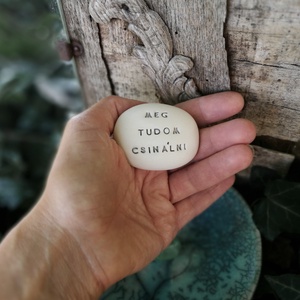MEG TUDOM CSINÁLNI - Kerámia Varázskavics üzenettel, motivációs felirattal - esküvő - emlék & ajándék - köszönőajándék - Meska.hu