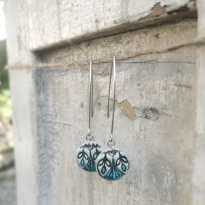 Ragyogó türkiz kerámia fülbevaló leveles mintával - ékszer - fülbevaló - lógó fülbevaló - Meska.hu