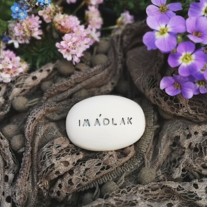 IMÁDLAK - Kerámia Varázskavics üzenettel, motivációs felirattal - esküvő - emlék & ajándék - köszönőajándék - Meska.hu