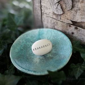 SZABADSÁG - Kerámia Varázskavics üzenettel, motivációs felirattal, Esküvő, Emlék & Ajándék, Köszönőajándék, , MESKA