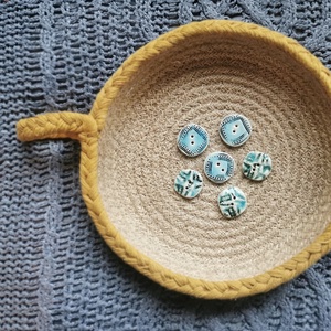 KERÁMIA GOMBOK - kézzel készült türkizkék mintás, 6db / csomag - kellékek & szerszámok - rövidáru - gomb - kerámia gomb - Meska.hu