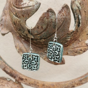 Rusztikus, kékeszöld, kézzek készített kerámia fülbevaló, Ékszer, Fülbevaló, Lógó fülbevaló, Agyagozás, Ékszerkészítés, MESKA