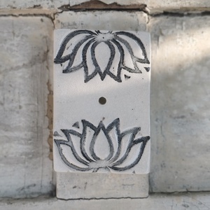 Lótuszvirág mintás szappantartó - krémfehér antik hatású - otthon & életmód - fürdőszoba - szappantartó - Meska.hu