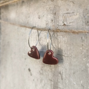 Kerámia fülbevaló, szivecske forma, bordó színben, Ékszer, Fülbevaló, Lógó fülbevaló, Agyagozás, Ékszerkészítés, MESKA