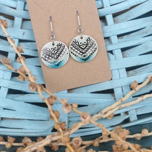 Rusztikus handmade kerámia fülbevaló, türkiz átmenetes - ékszer - fülbevaló - lógó fülbevaló - Meska.hu