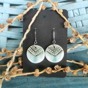 Rusztikus handmade kerámia fülbevaló türkiz-fehér színekben, Ékszer, Fülbevaló, Lógó fülbevaló, Agyagozás, Ékszerkészítés, MESKA
