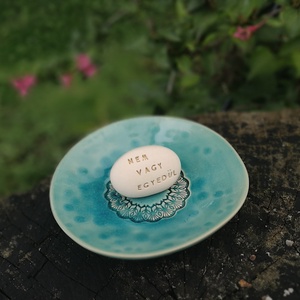 NEM VAGY EGYEDÜL - Kerámia Varázskavics üzenettel, motivációs felirattal - esküvő - emlék & ajándék - köszönőajándék - Meska.hu