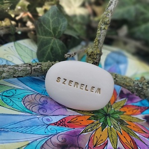 SZERELEM - Kerámia Varázskavics üzenettel, motivációs felirattal - esküvő - emlék & ajándék - köszönőajándék - Meska.hu