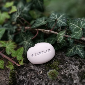 SZERELEM - Kerámia Varázskavics üzenettel, motivációs felirattal - esküvő - emlék & ajándék - köszönőajándék - Meska.hu