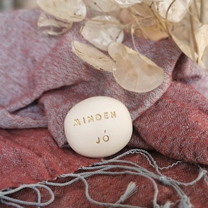 MINDEN JÓ - Kerámia Varázskavics üzenettel, motivációs felirattal - esküvő - emlék & ajándék - köszönőajándék - Meska.hu